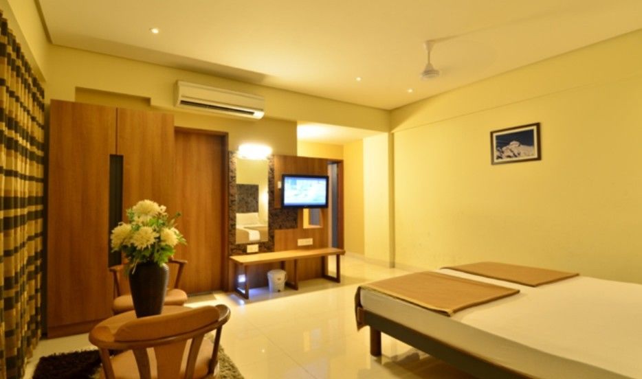 Hotel Tiranga Residency プネ エクステリア 写真